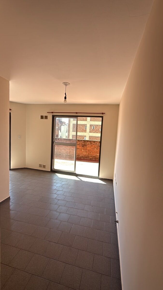 ¡Con Balcón Grande! Depto en Nueva Córdoba - Ideal Inversores - Imagen 4