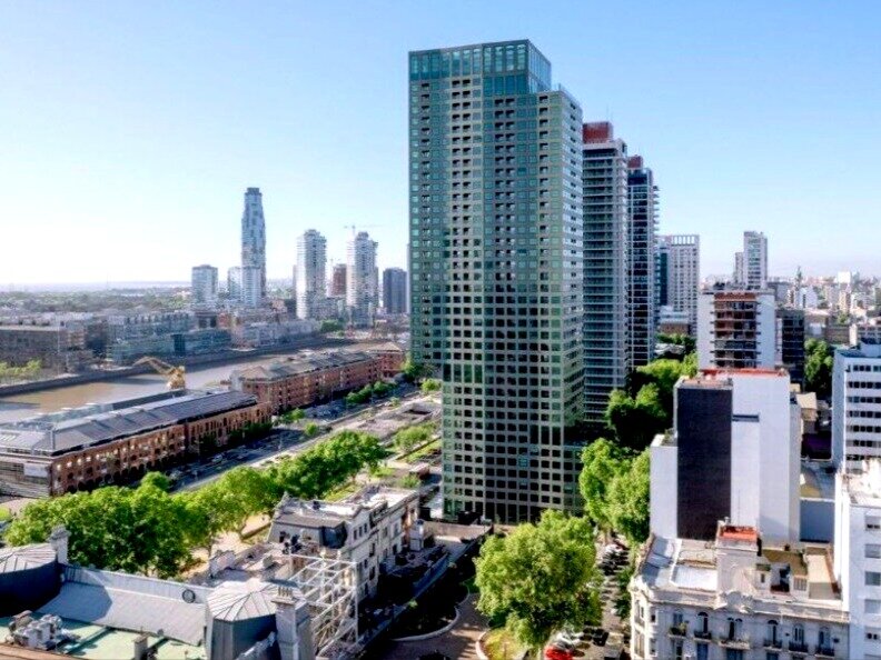 Monoambiente con balcón | Piso Alto Vista Abierta | Full Amenities — foto 7