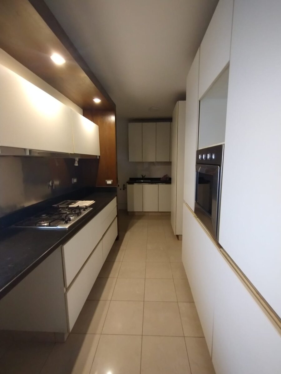 VENTA CASA | GRAL PAZ | 3 DORMITORIOS | COCHERA P/ 3 - Imagen 2