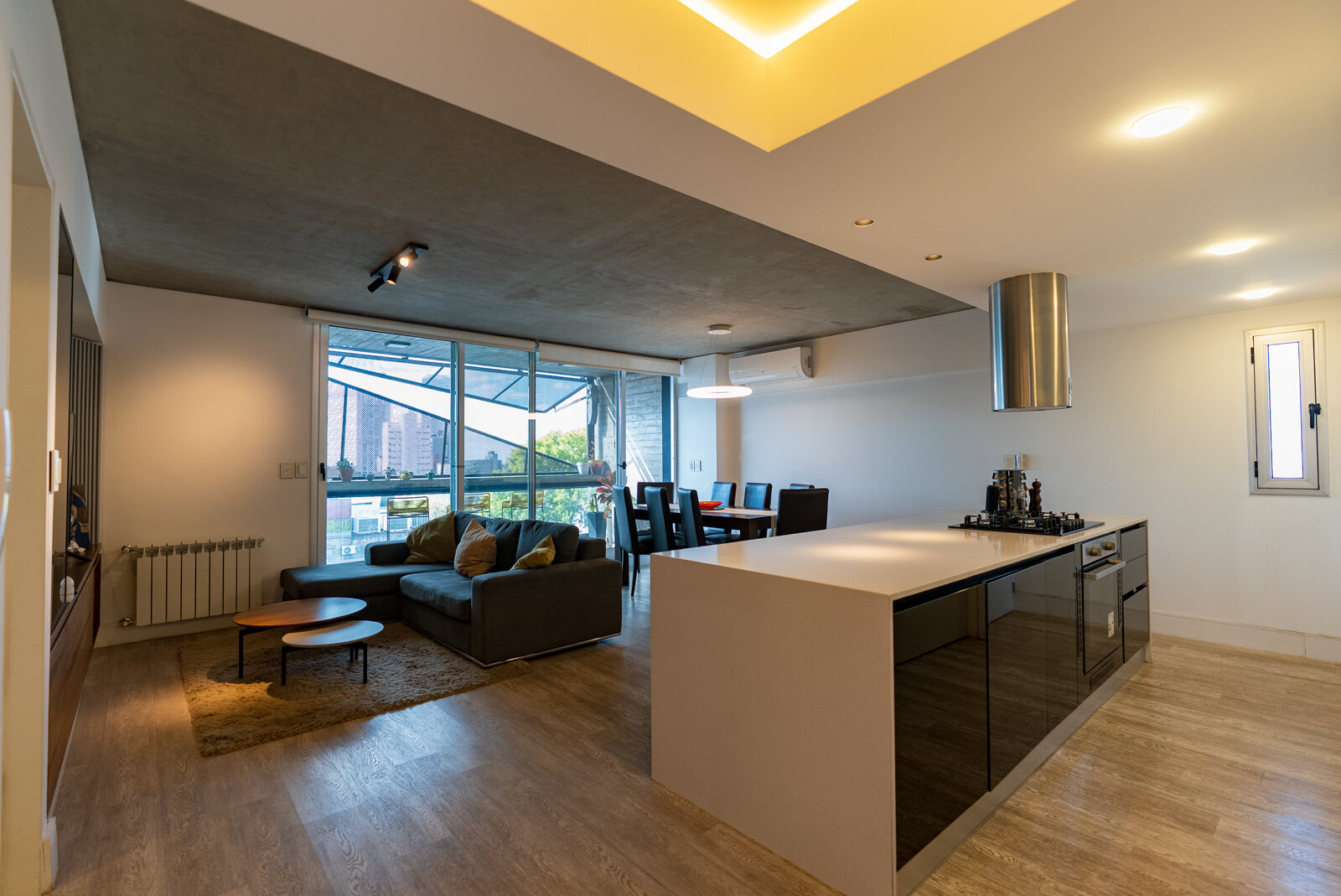 Departamento de categoria 3 dormitorios con terraza exclusiva. Cochera doble. — foto 4