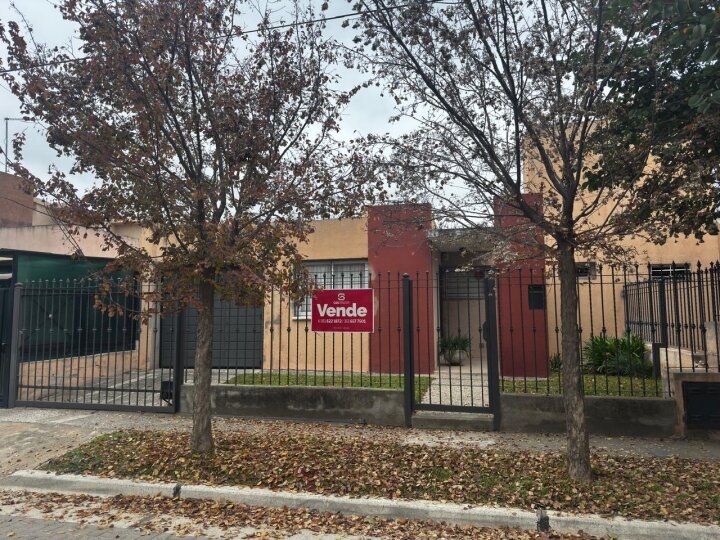 Oportunidad, Casa en Venta Los Boulevares, 1 Dorm, Impecable