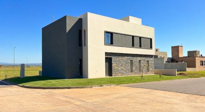 Casa en Venta B° Colinas de Manantiales