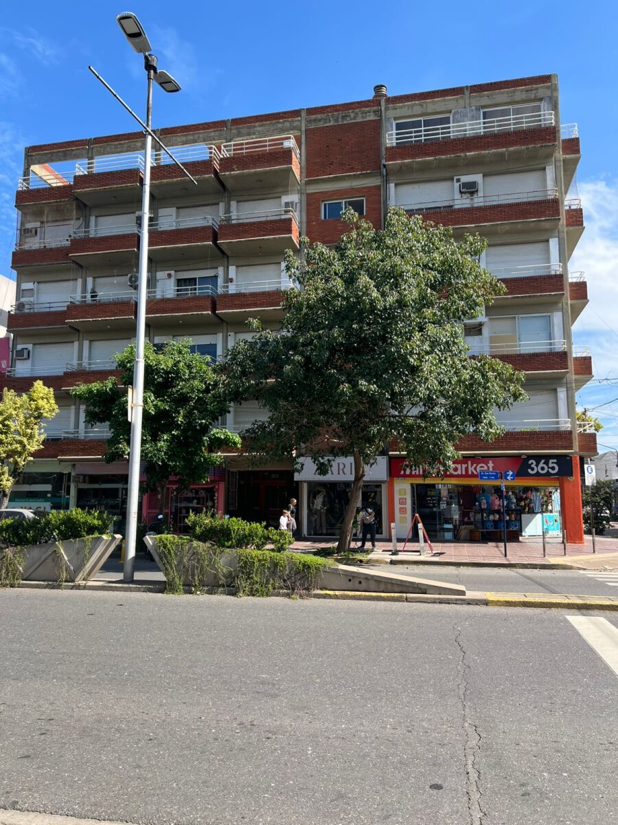 Av. San Martin 1085 3ero A, Edificio el Libertador, San Lorenzo. - 1