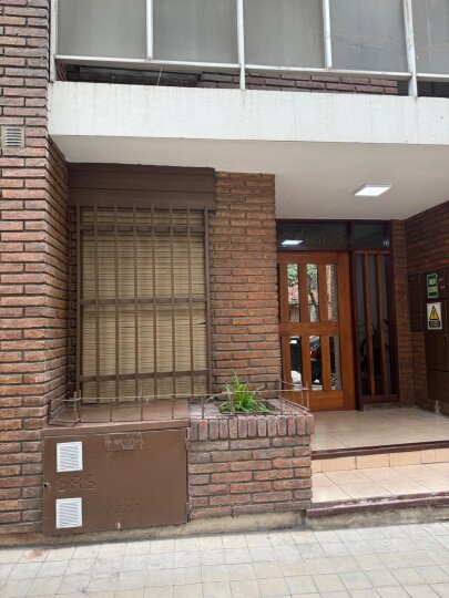 venta departamento 1 dormitorio centro sobre Duarte Quiros a 1 cuadra del shopping