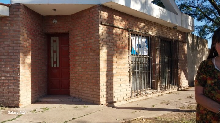 SE VENDE CASA CON LOCAL COMERCIAL EN ARGUELLO