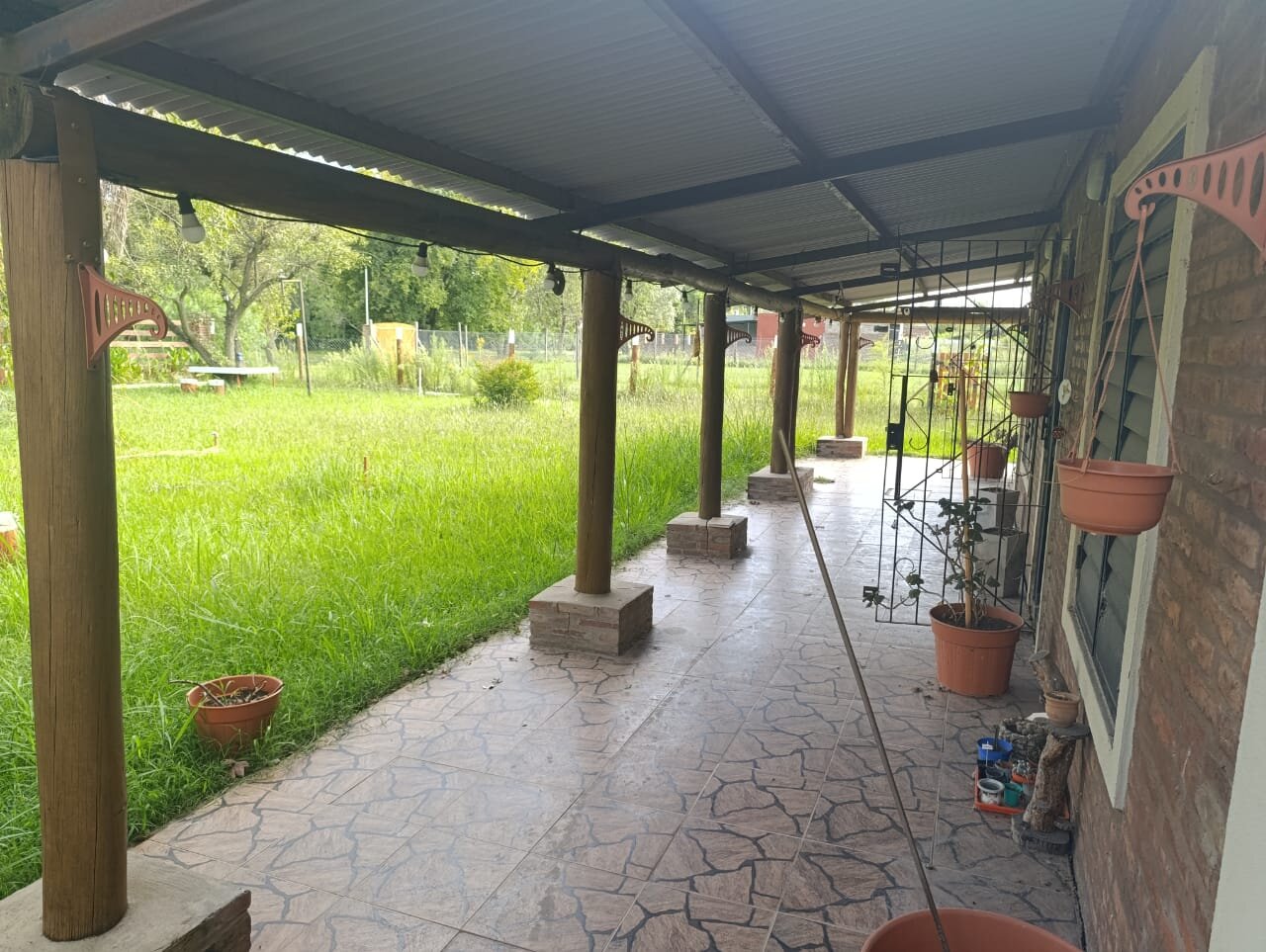Casa con pileta y parque arbolado en Andino, dos dormitorios - 9