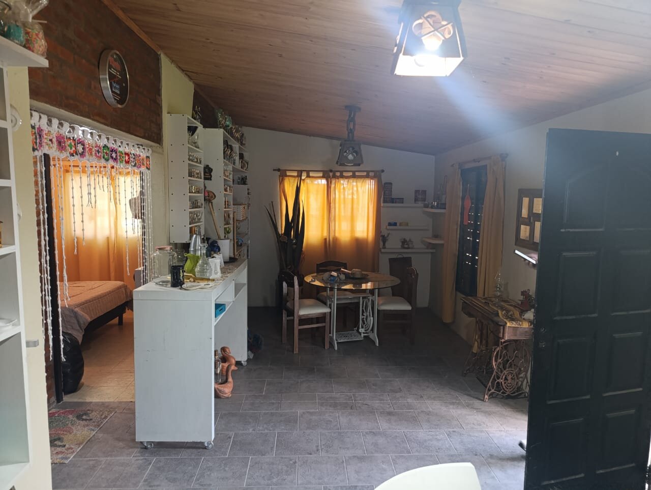 Casa con pileta y parque arbolado en Andino, dos dormitorios - 17