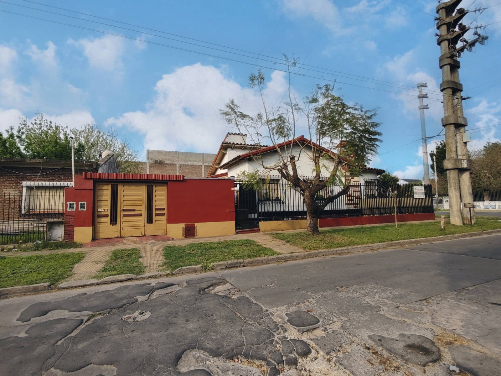 Venta esquina uso comercial en Morón - 1