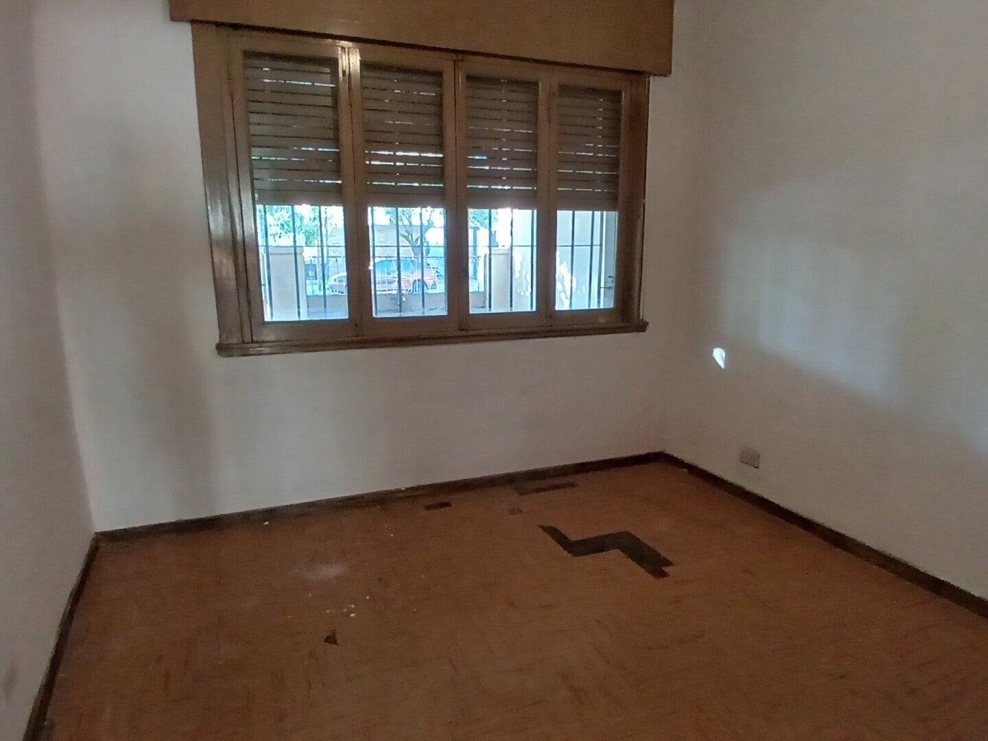 Casa en VENTA en VILLA LUGANO 3 ambientes amplios Cochera Jardin Fondo Quincho y/o Galpon Terraza Excelente ubicacion - 34