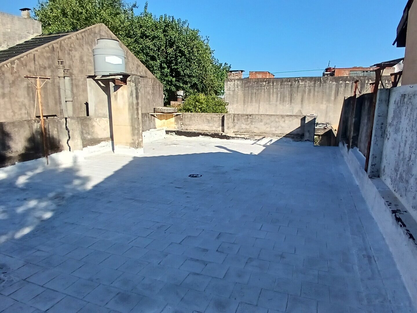 Casa en VENTA en VILLA LUGANO 3 ambientes amplios Cochera Jardin Fondo Quincho y/o Galpon Terraza Excelente ubicacion - 56