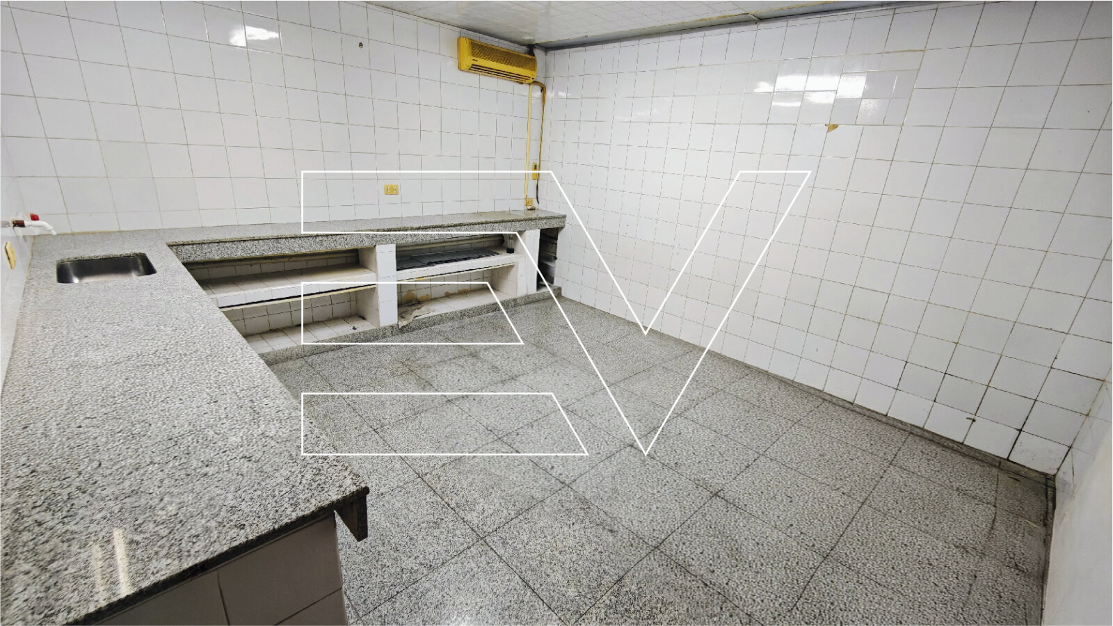 ALQUILER. LOCAL 160 m2 SOBRE BVD CHACABUCO Y SAN JERONIMO. - Imagen 13