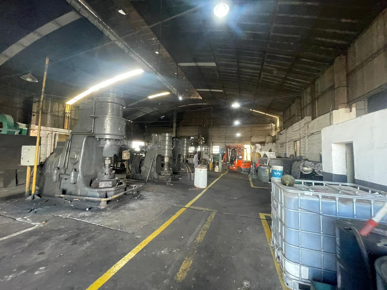 Eva Perón 639 - Nave 1.280 m2 - 4
