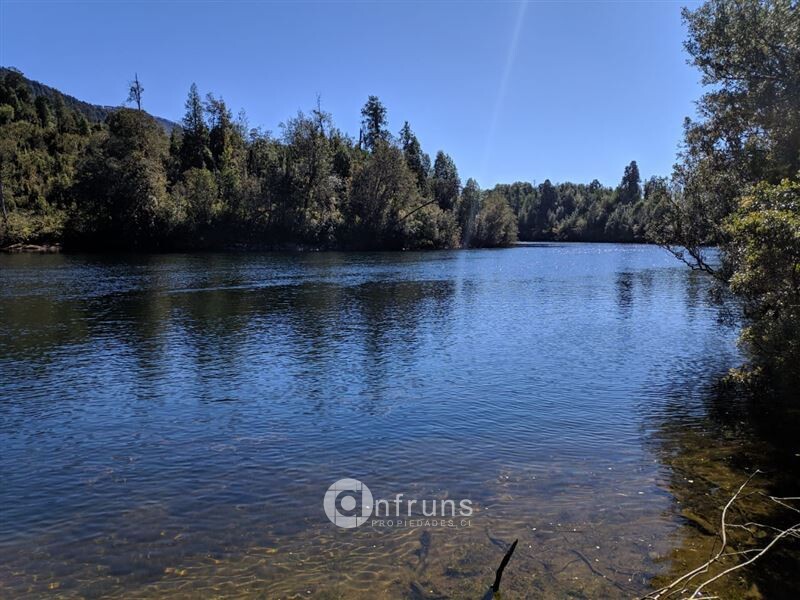 Campo con acceso a laguna y río | Cisnes 83