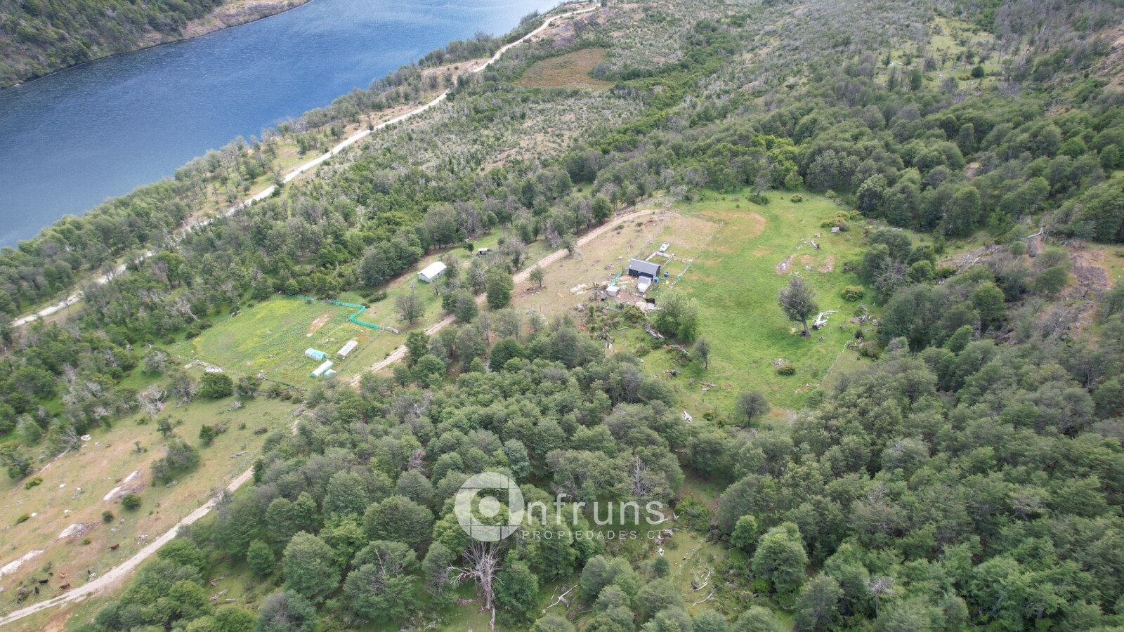 Campo en Venta en Lago General Carrera | 15 Dormitorios | 15 Baños | 1260000 m² | UF 11.515 - 12