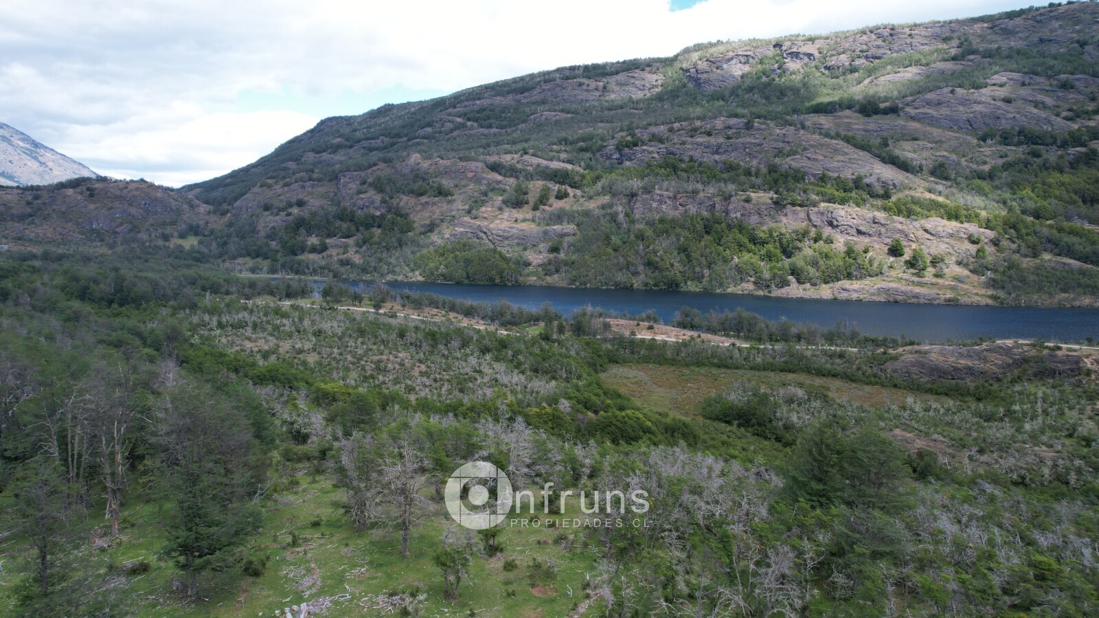 Campo en Venta en Lago General Carrera | 15 Dormitorios | 15 Baños | 1260000 m² | UF 11.515 - 8