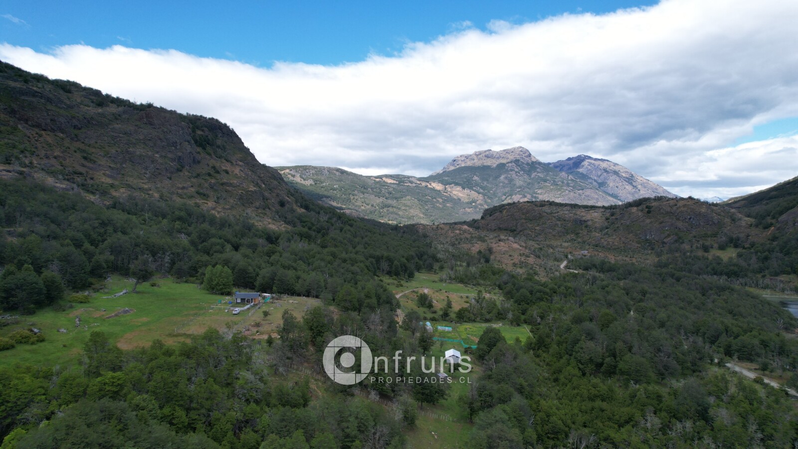 Campo en Venta en Lago General Carrera | 15 Dormitorios | 15 Baños | 1260000 m² | UF 11.515 - 5