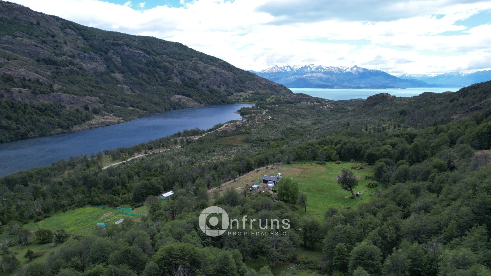Campo en Venta en Lago General Carrera | 15 Dormitorios | 15 Baños | 1260000 m² | UF 11.515 - 9