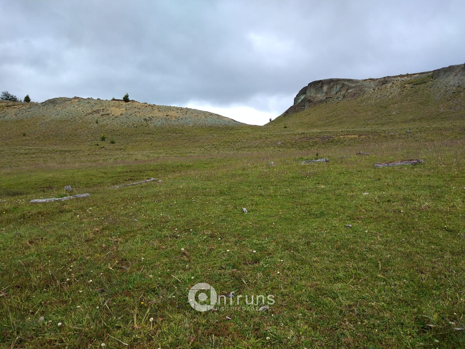 Campo en Venta en Balmaceda | 15 Dormitorios | 15 Baños | 320000 m² | UF 10.991 - 16