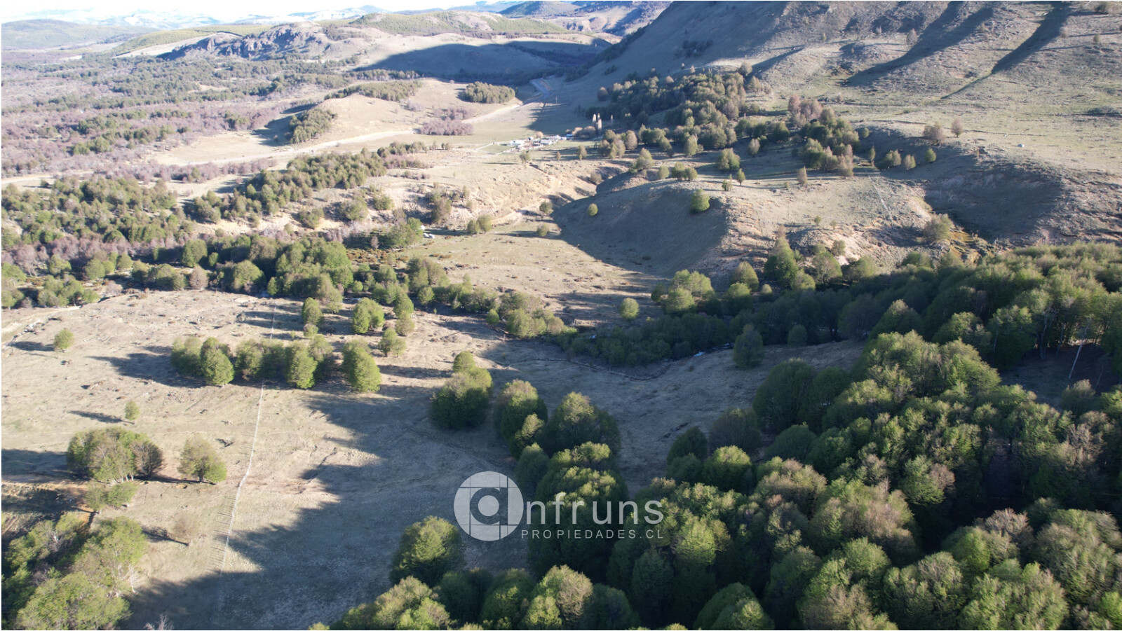 Terreno en Venta en Cerro Castillo | 15 Dormitorios | 15 Baños | 160000 m² | UF 5.000 - 2