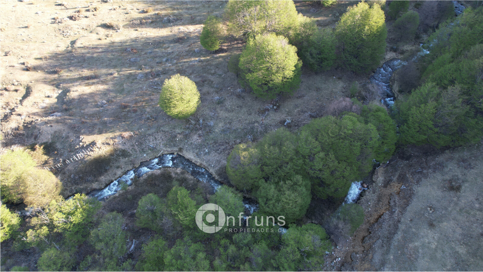 Terreno en Venta en Cerro Castillo | 15 Dormitorios | 15 Baños | 160000 m² | UF 5.000 - 5