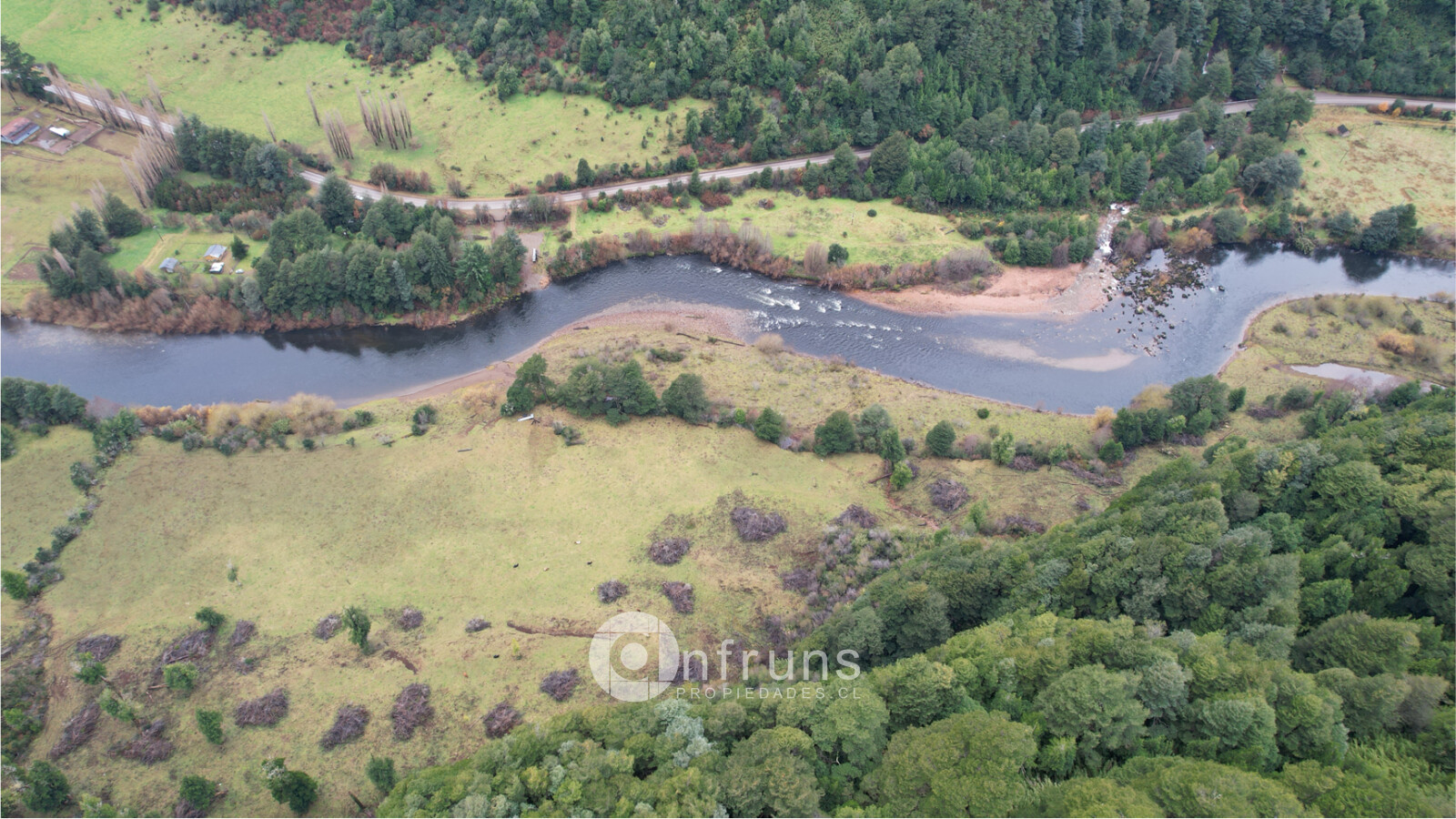 Campo en Venta en Coyhaique | 15 Dormitorios | 15 Baños | 870000 m² | UF 7.900 - 2