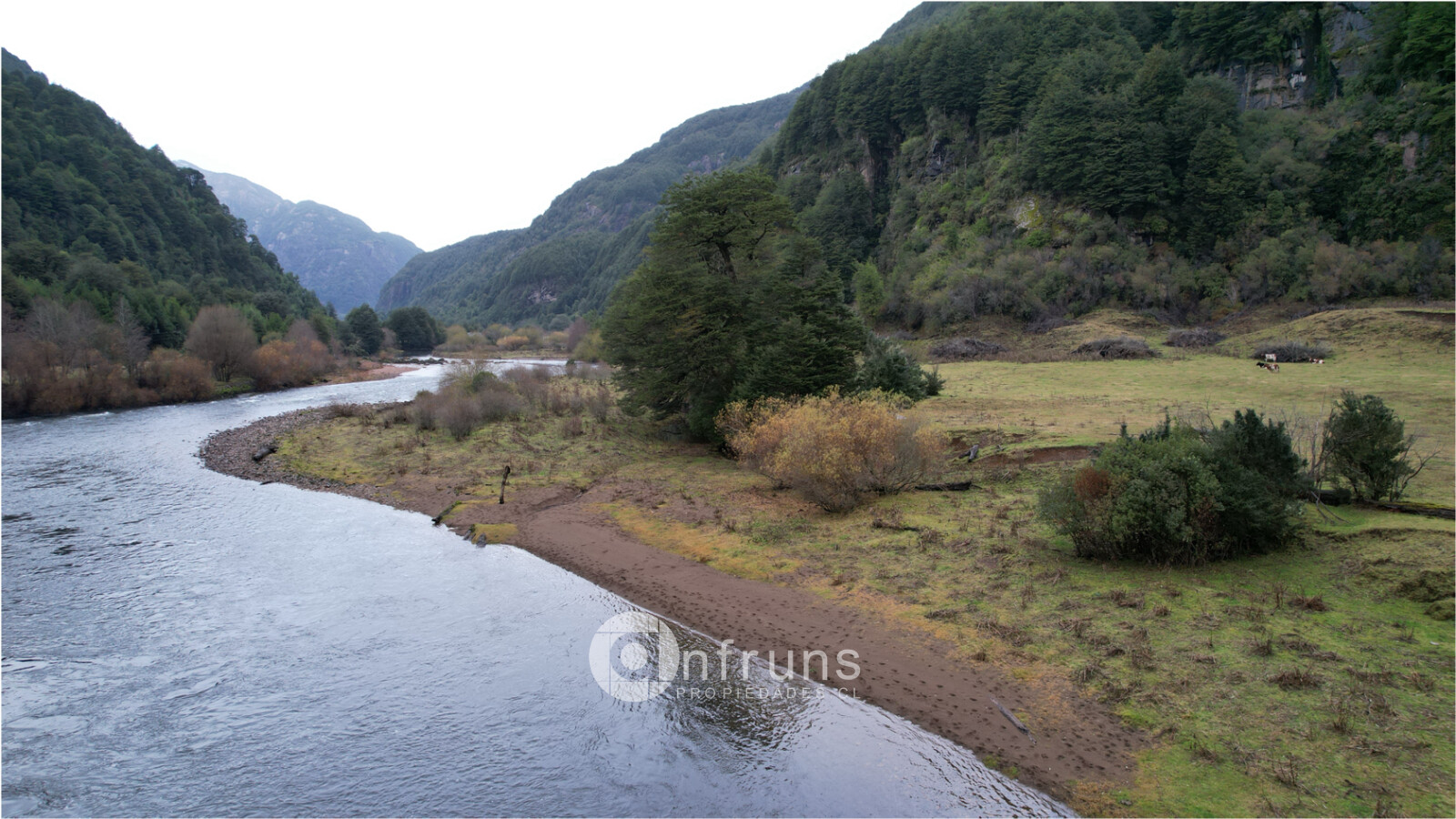 Campo en Venta en Coyhaique | 15 Dormitorios | 15 Baños | 870000 m² | UF 7.900 - 5