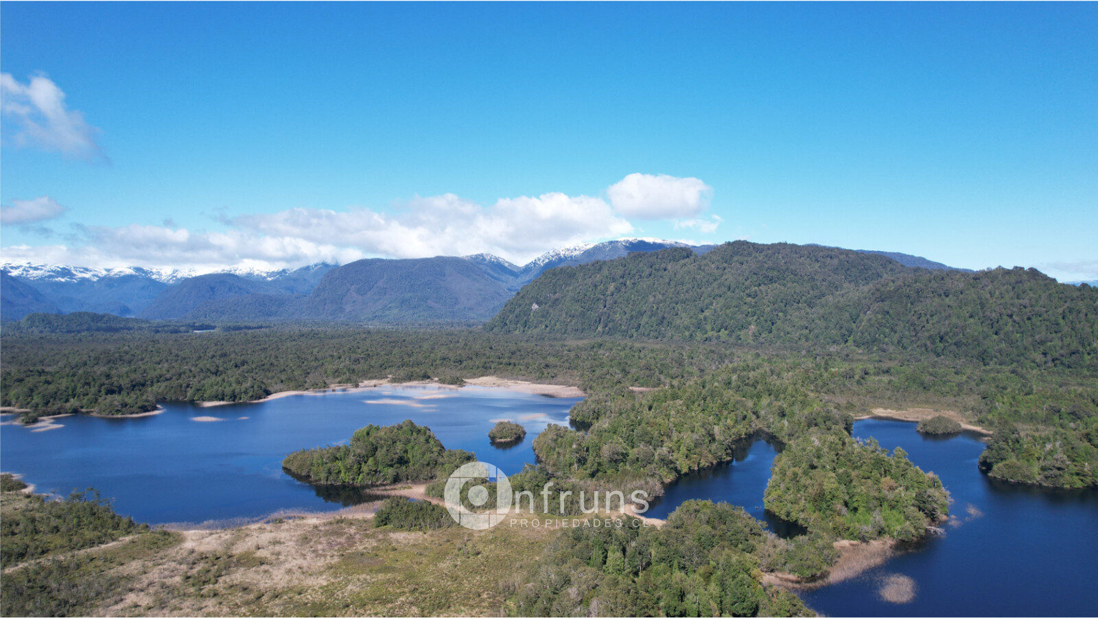 Fundo en venta con lagunas y selva nativa | Cisnes 800