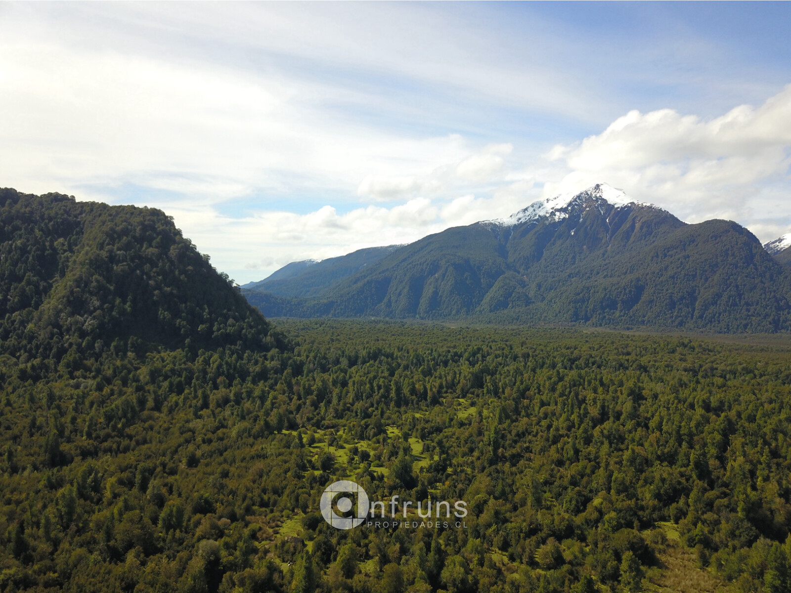 Lodge en Venta en Puerto Cisnes | 15 Dormitorios | 15 Baños | 3720000 m² | UF 13.768 - 6