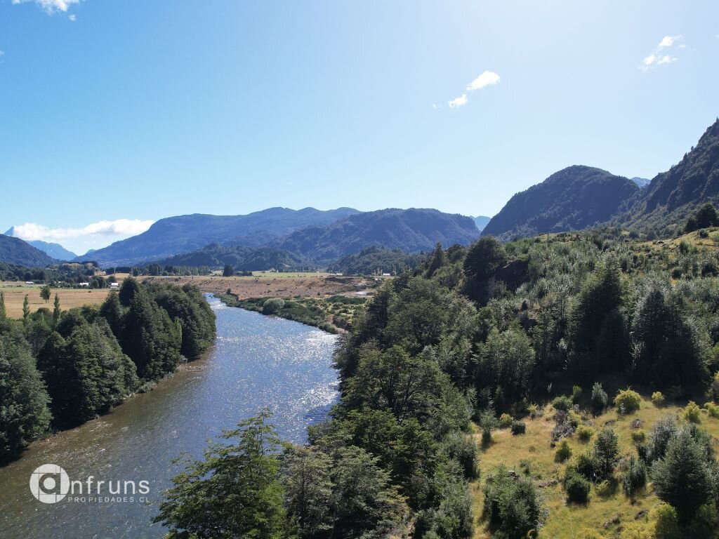 Parcela en Venta en Puerto Cisnes | 15 Dormitorios | 15 Baños | 670000 m² | UF 4.300 - 2