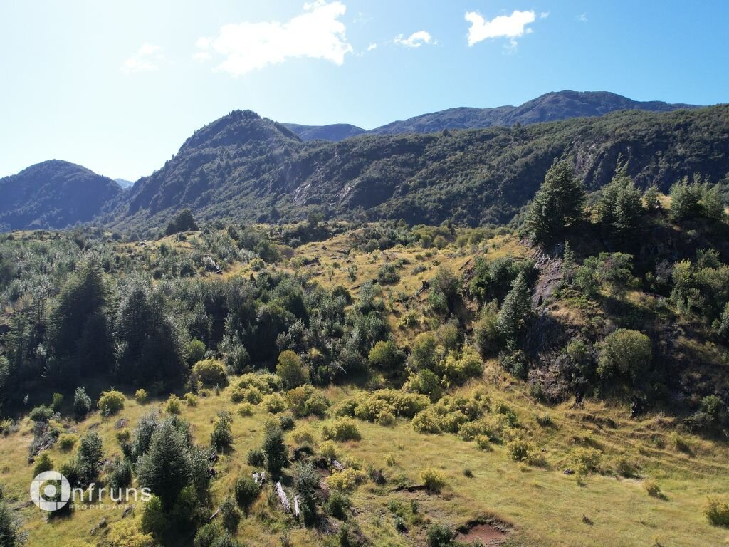 Parcela en Venta en Puerto Cisnes | 15 Dormitorios | 15 Baños | 670000 m² | UF 4.300 - 5