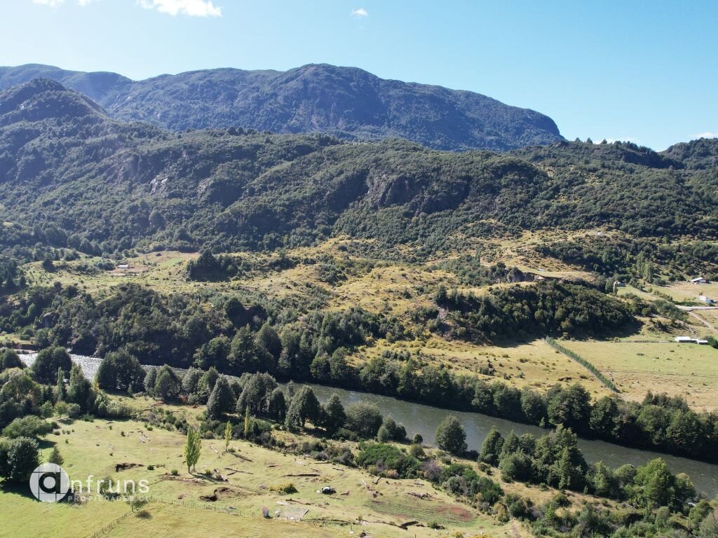 Parcela en Venta en Puerto Cisnes | 15 Dormitorios | 15 Baños | 670000 m² | UF 4.300 - 6