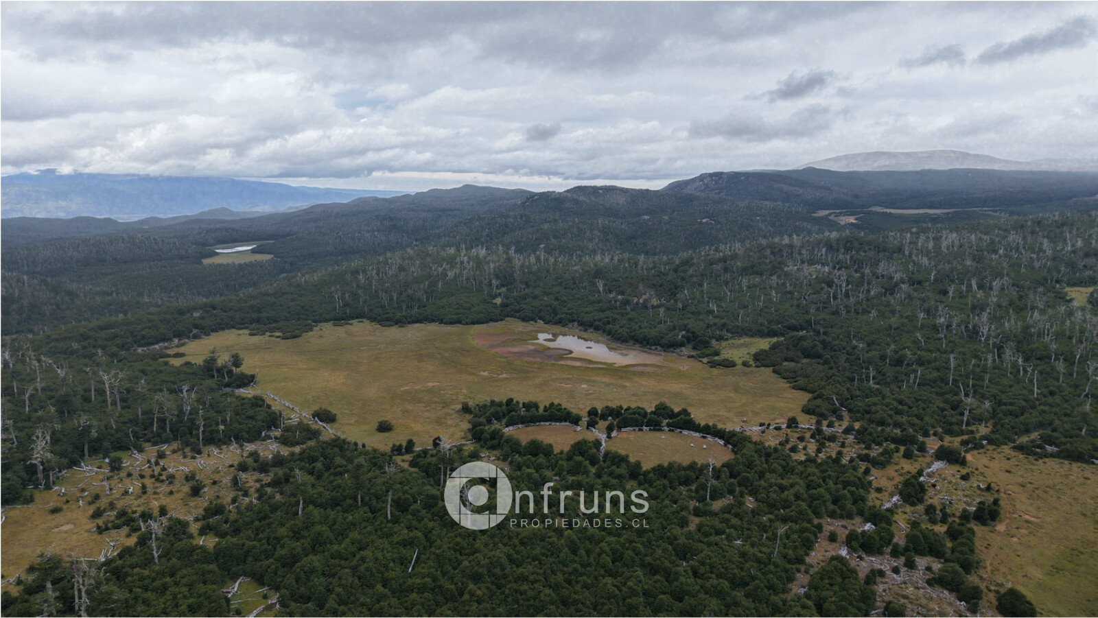 Campo en Venta en Coyhaique | 15 Dormitorios | 15 Baños | 20500000 m² | UF 31.150 - 3