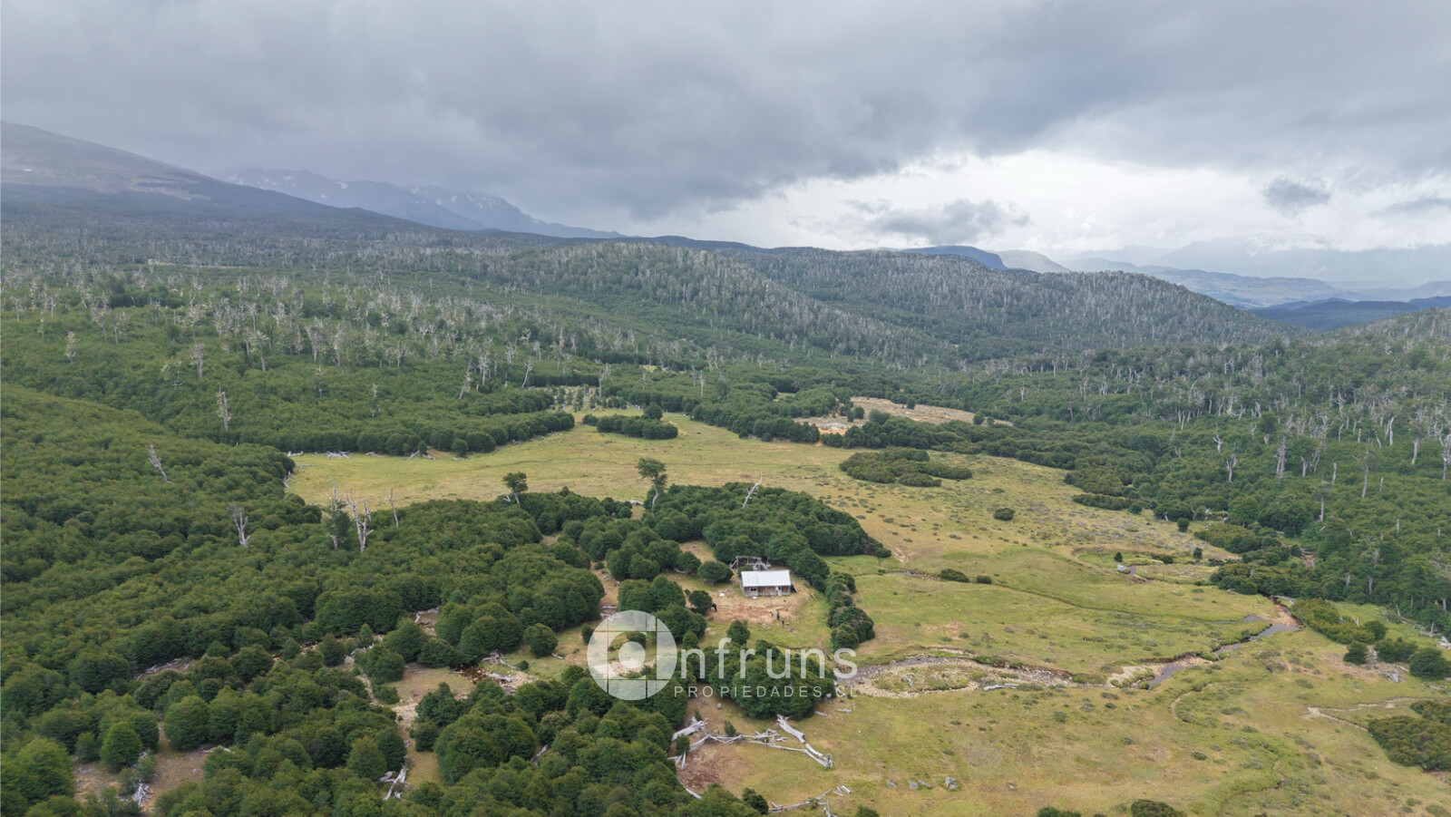 Campo en Venta en Coyhaique | 15 Dormitorios | 15 Baños | 20500000 m² | UF 31.150 - 4