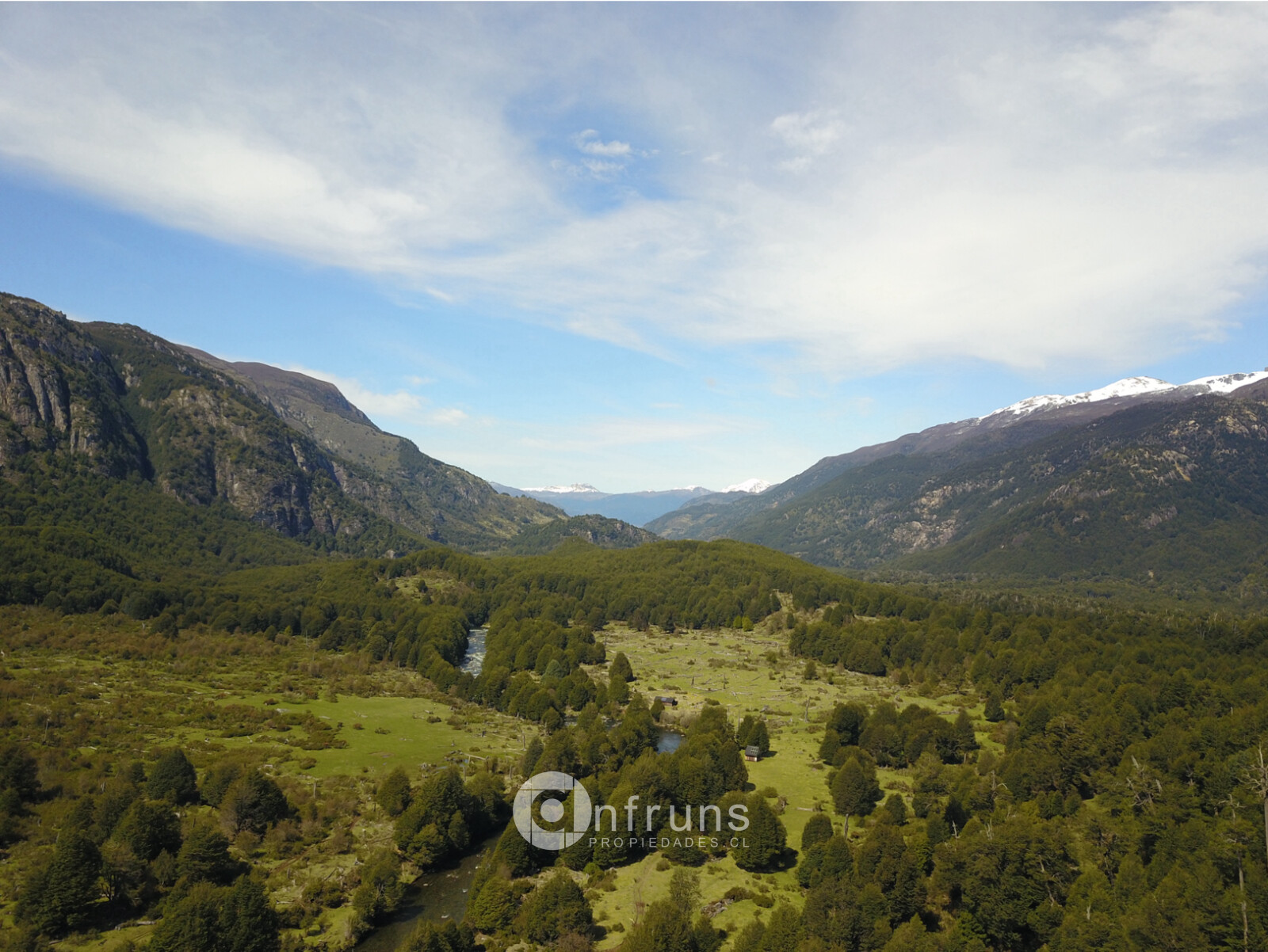Lodge en Venta en Coyhaique | 15 Dormitorios | 15 Baños | 200000 m² | UF 5.500 - 6