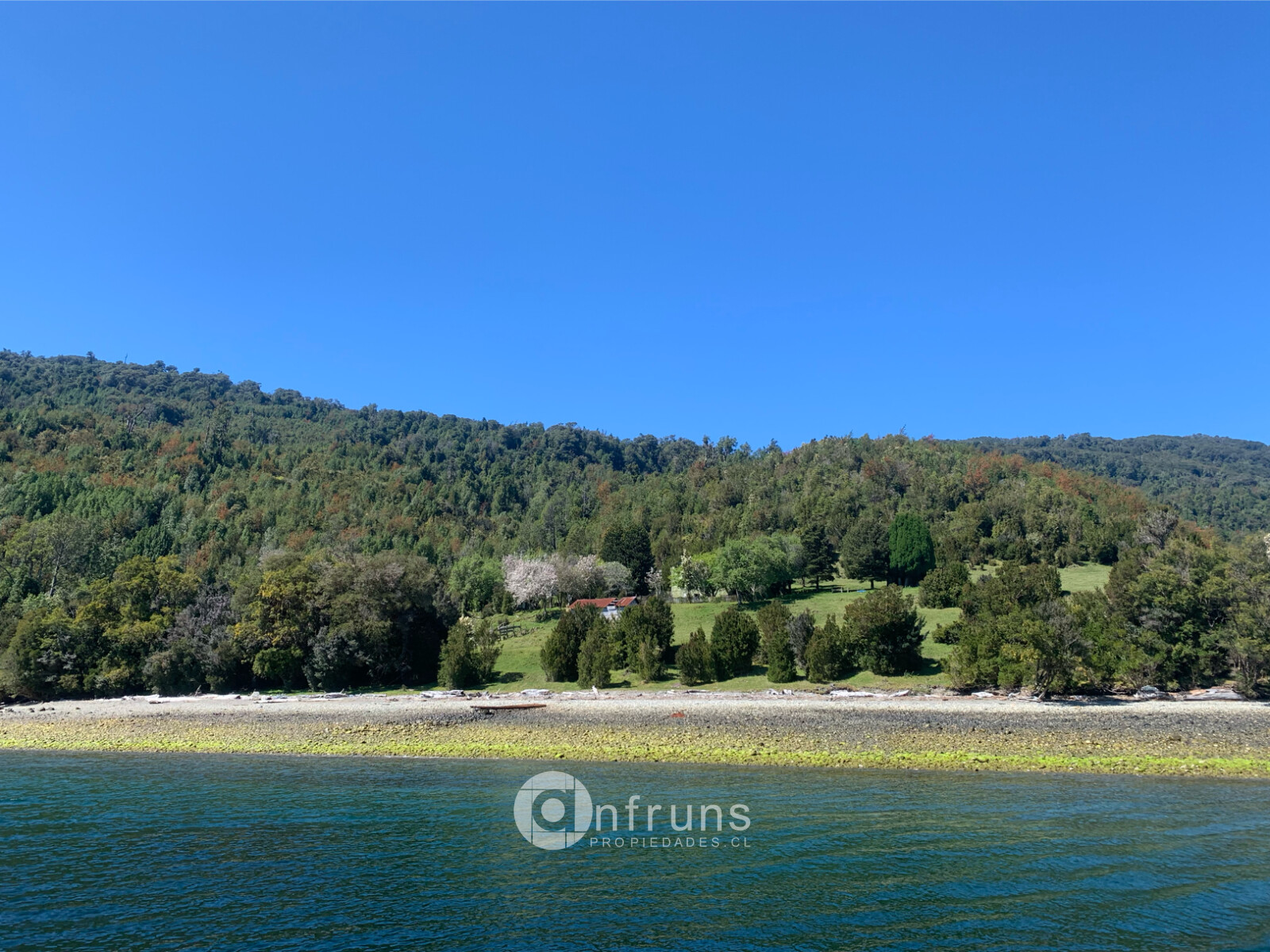 Terreno en Venta en Puerto Cisnes | 15 Dormitorios | 15 Baños | 2950000 m² | UF 12.000 - 7
