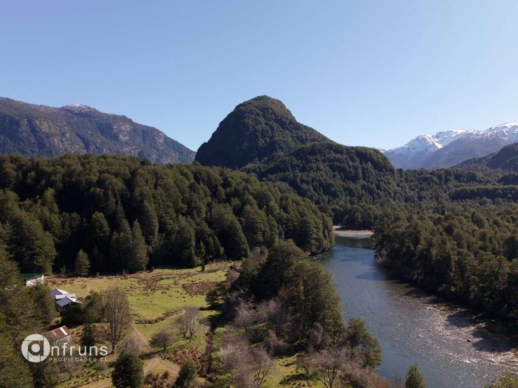 Casa en Venta en Puerto Cisnes | 4 Dormitorios | 5 Baños | 400 m² | UF 113.000 - 12