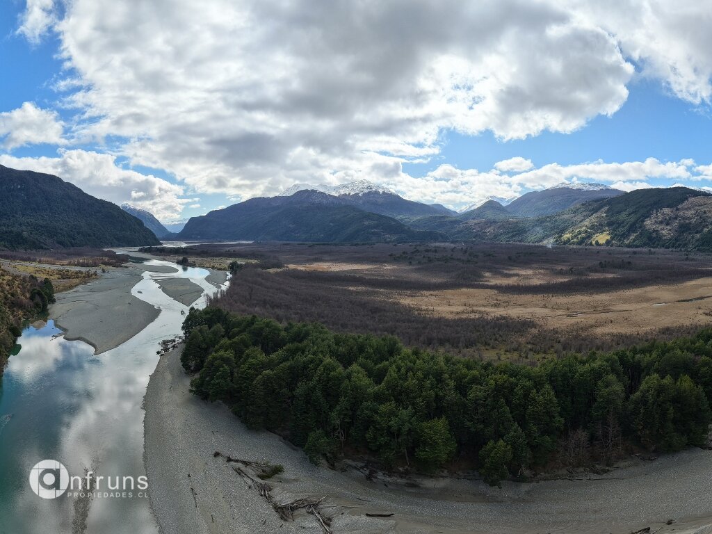 Campo en Venta en Chile Chico | 15 Dormitorios | 15 Baños | 3350000 m² | UF 38.000 - 5