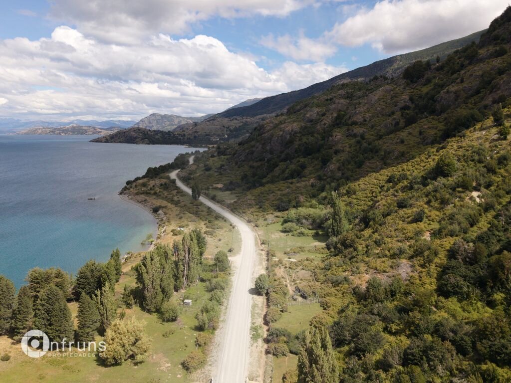 Parcela en primera línea frente al Lago General Carrera | 1 hectárea con vista abierta