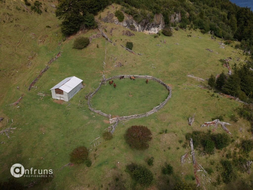Lodge en Venta en Balmaceda | 15 Dormitorios | 15 Baños | 460000 m² | UF 26.000 - 2