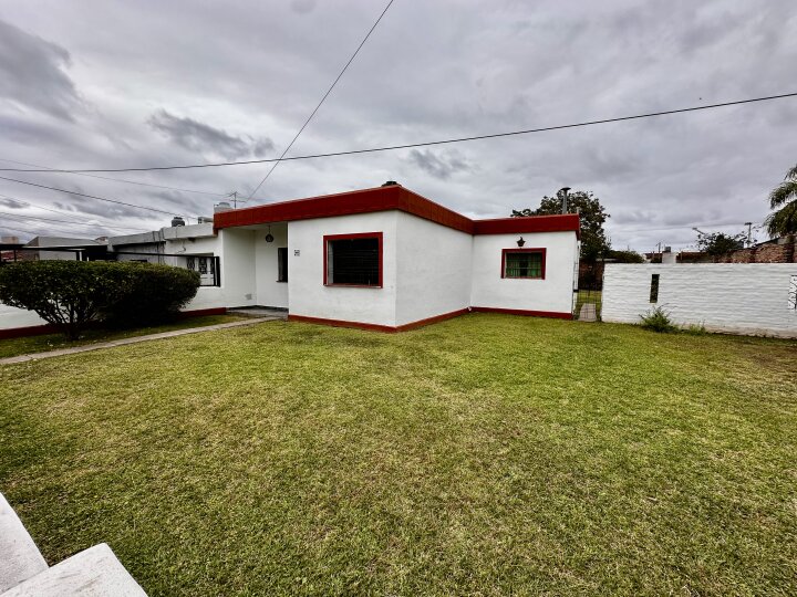 VENDO CASA 3 DORMITORIOS EN MARQUES DE SOBREMONTE APTO CREDITO