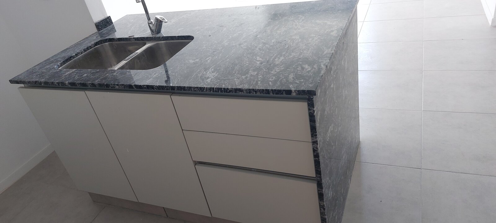 VENTA UN DORMITORIO .A UNA CUADRA DE AV. PELLEGRINI - 4