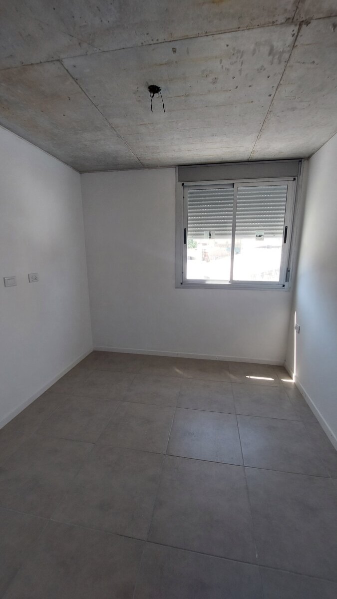 VENTA UN DORMITORIO .A UNA CUADRA DE AV. PELLEGRINI - 3