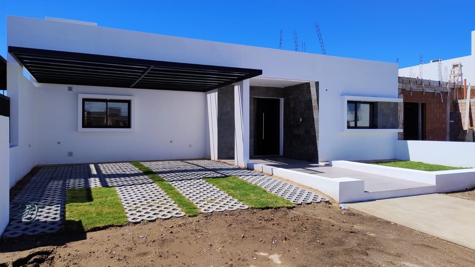 CASA RINCONES DE MANANTIALES