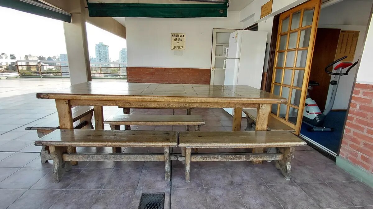Nuñez, Manzanares 1600, 3er piso, lateral, 2 amb, 43m2, u$s 990 + luz. – Máximo 4 px. - 6