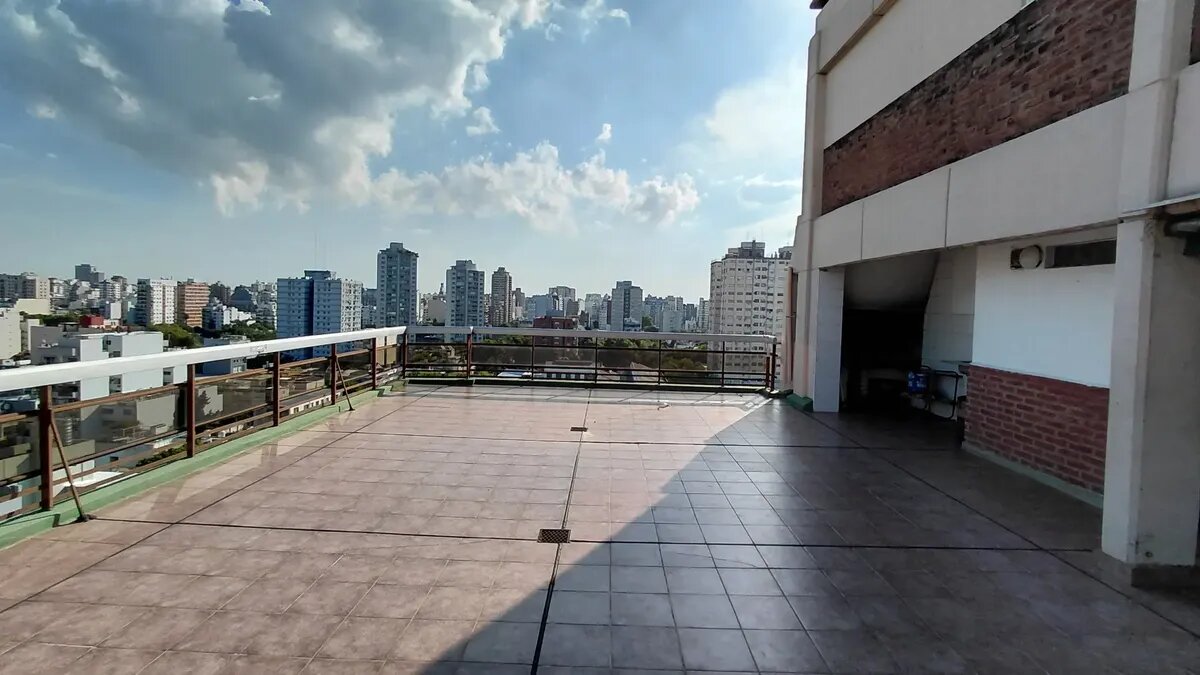 Nuñez, Manzanares 1600, 3er piso, lateral, 2 amb, 43m2, u$s 990 + luz. – Máximo 4 px. - 5