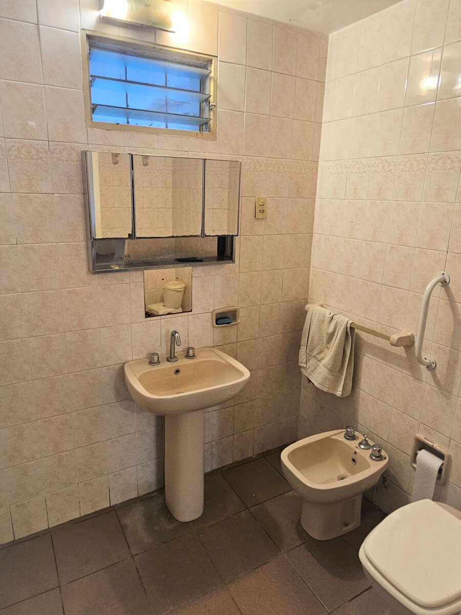 Oportunidad en Funes — Amplio terreno con casa a reciclar - 12
