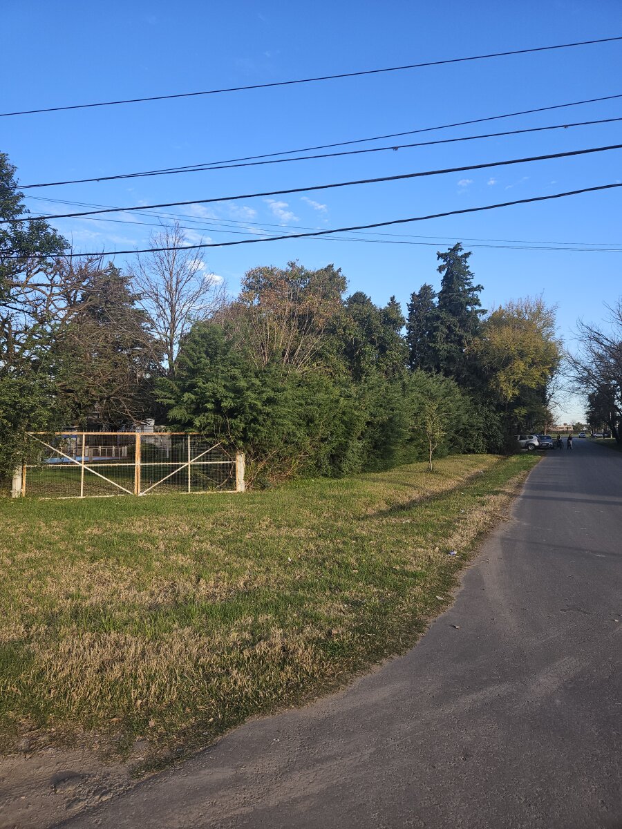 Oportunidad en Funes — Amplio terreno con casa a reciclar - 22