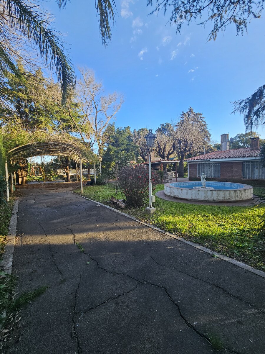 Oportunidad en Funes — Amplio terreno con casa a reciclar - 17