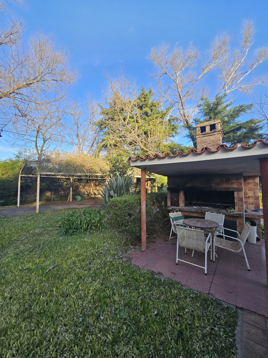Oportunidad en Funes — Amplio terreno con casa a reciclar - 18