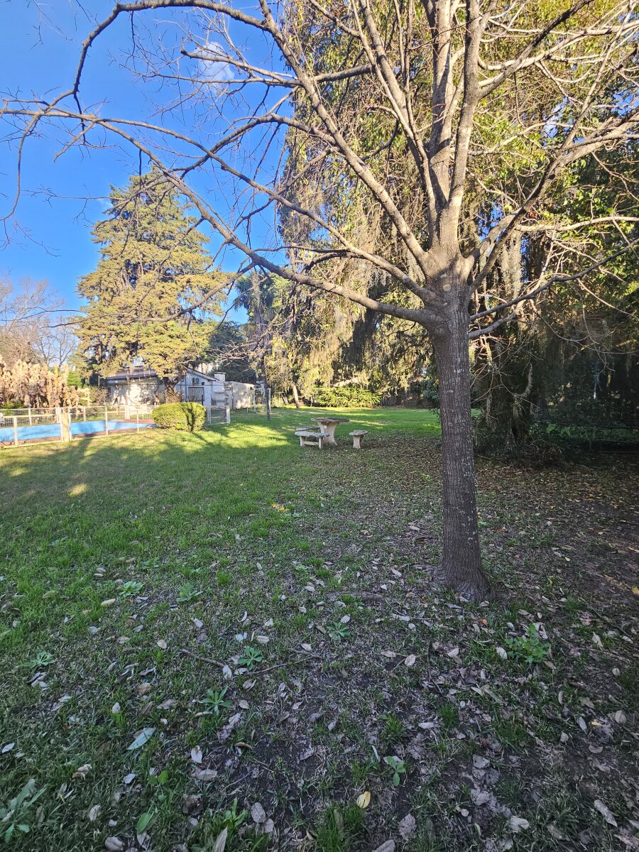 Oportunidad en Funes — Amplio terreno con casa a reciclar - 20